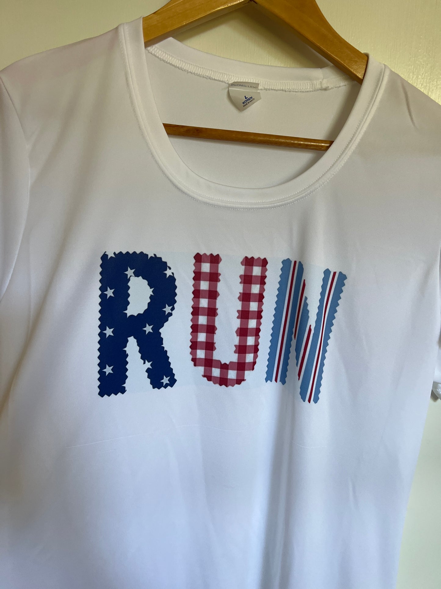 Size L USA Performance Tshirt